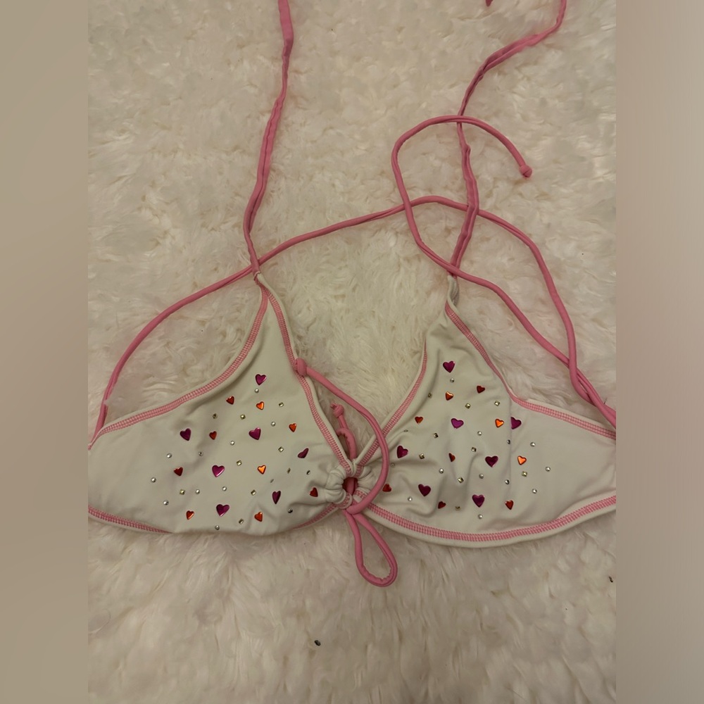 Bikini top.